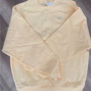 ALO Yoga Women's Crewneck Sweatshirt in Pale Yellow